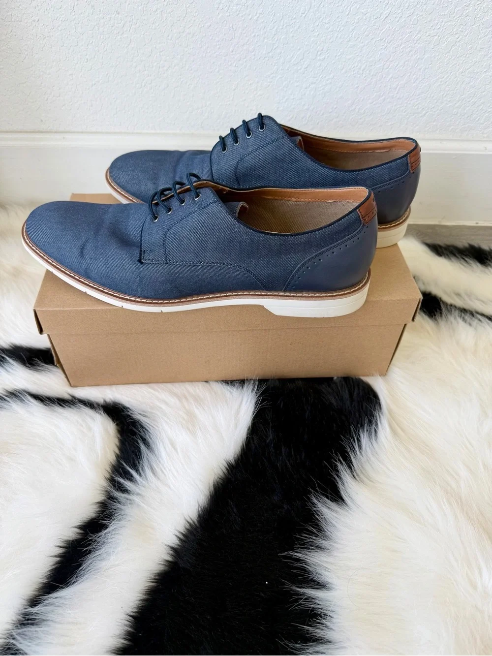 Steve Madden Men's Navy Canvas Derby Shoes, size 13, very good condition